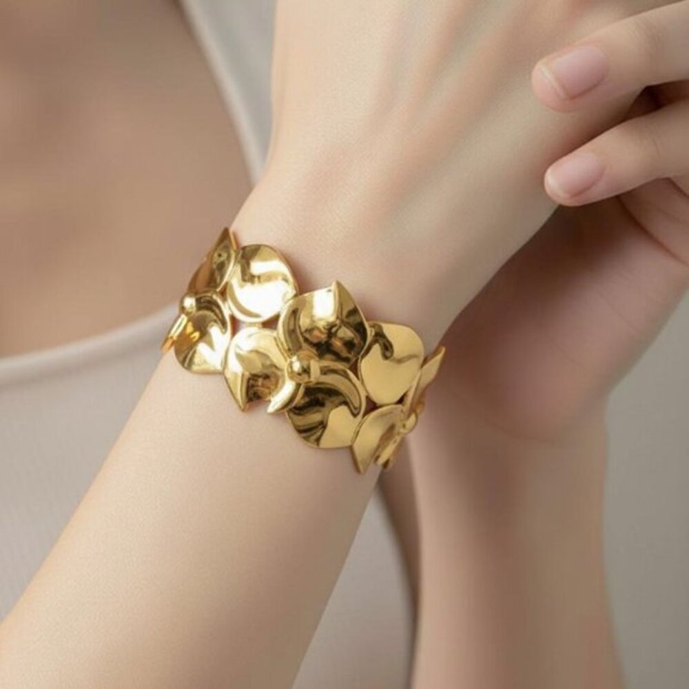 304 Stainless Steel Bracelets High Quality Fashionable Hollow Ring Design Bangle